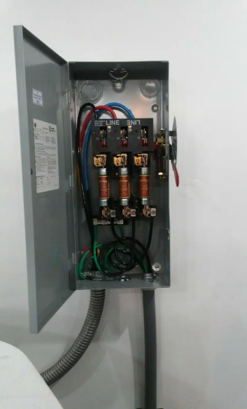 Three-phase disconnect switch installed for Smoke Detector Installation in Macon